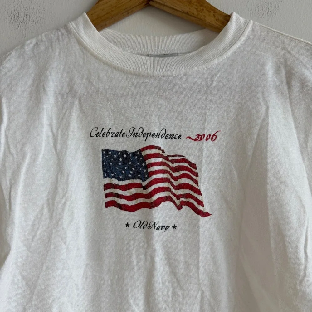 Vintage Y2K Old Navy Patriotic T-Shirt Size XS